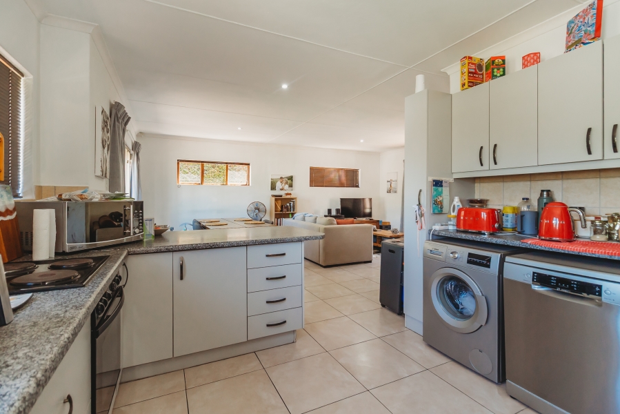 5 Bedroom Property for Sale in Heatherlands Western Cape